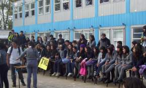Liceo Claudina Urrutia de Cauquenes adhirió a paro de Confech