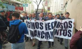 ¿Por qué alcaldes maulinos protestaron frente a Ministerio de Hacienda en Santiago? [FOTOS]
