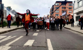 [FOTOS] El Joker, Batman y Goku 'apoyan' las movilizaciones: disfraces y cosplay en la calle 